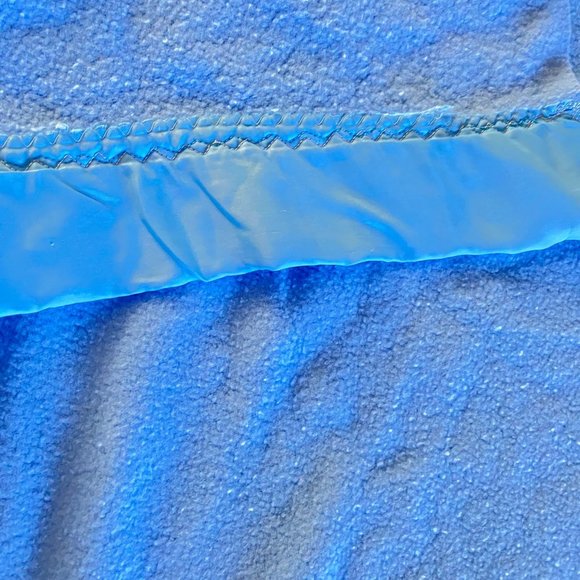 Vintage Stevens-Utica Light Blue Blanket USA Made Satin Feel Trim 83 X 67.5 IN - Picture 7 of 7